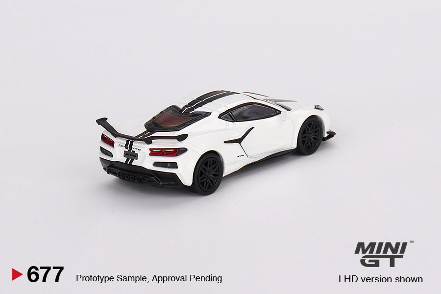 #677 - Chevrolet Corvette Z06 2023 (Arctic White)