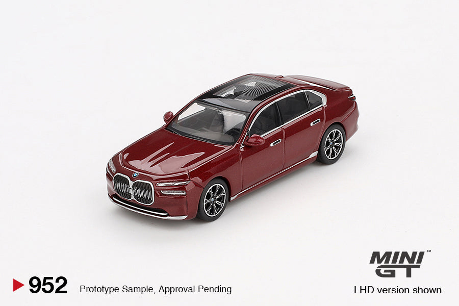 #952 - BMW i7 xDriver60 (Aventurin) Red 2023