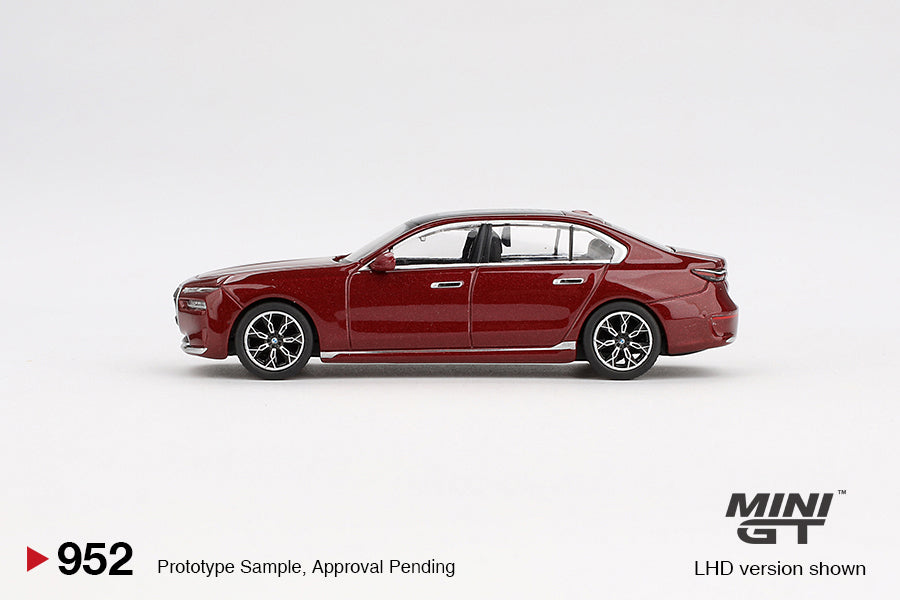 #952 - BMW i7 xDriver60 (Aventurin) Red 2023