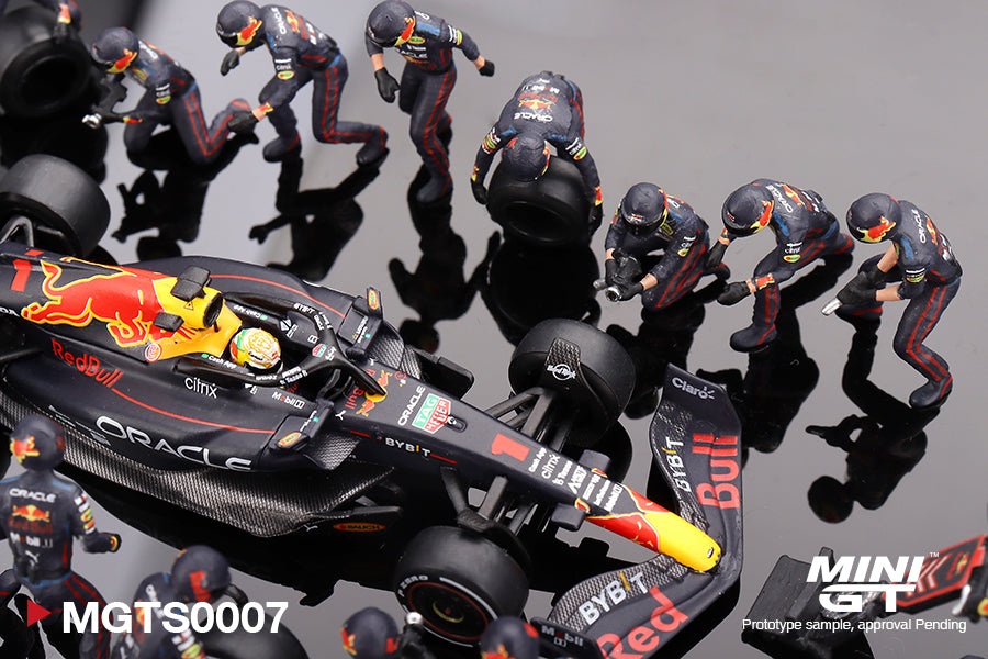 #S0007 - Oracle Red Bull Racing RB18 #1 Max Verstappen 2022 Abu Dhabi GP Pit Crew Set