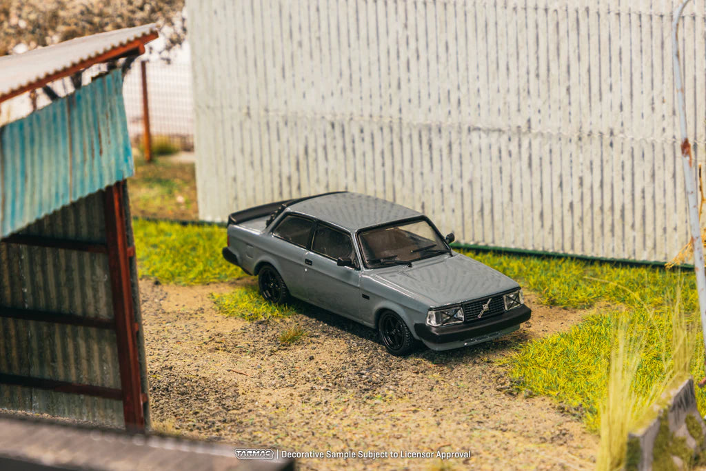 Volvo 242 Custom (Grey)