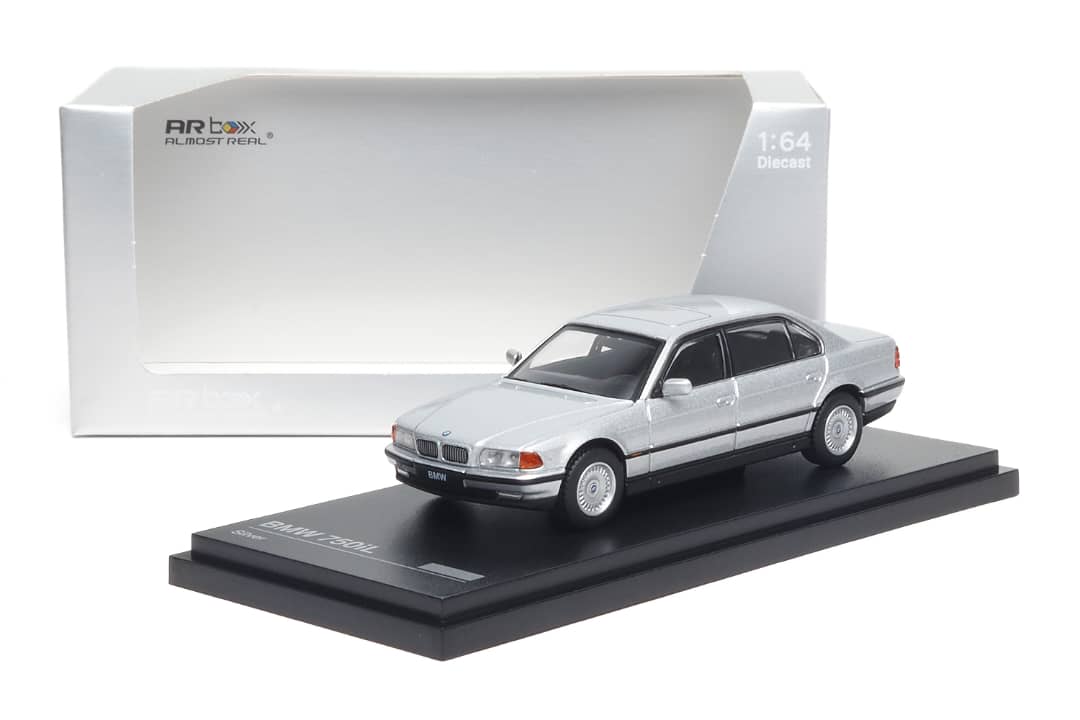 AR Box - BMW 7 Series Mk3 E38 750iL, Silver