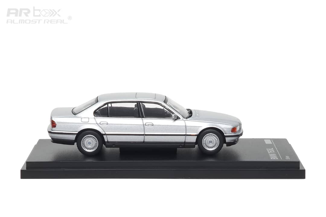 AR Box - BMW 7 Series Mk3 E38 750iL, Silver
