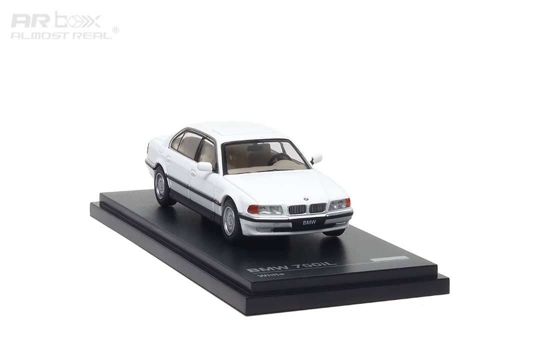 AR Box - BMW 7 Series Mk3 E38 750iL, White