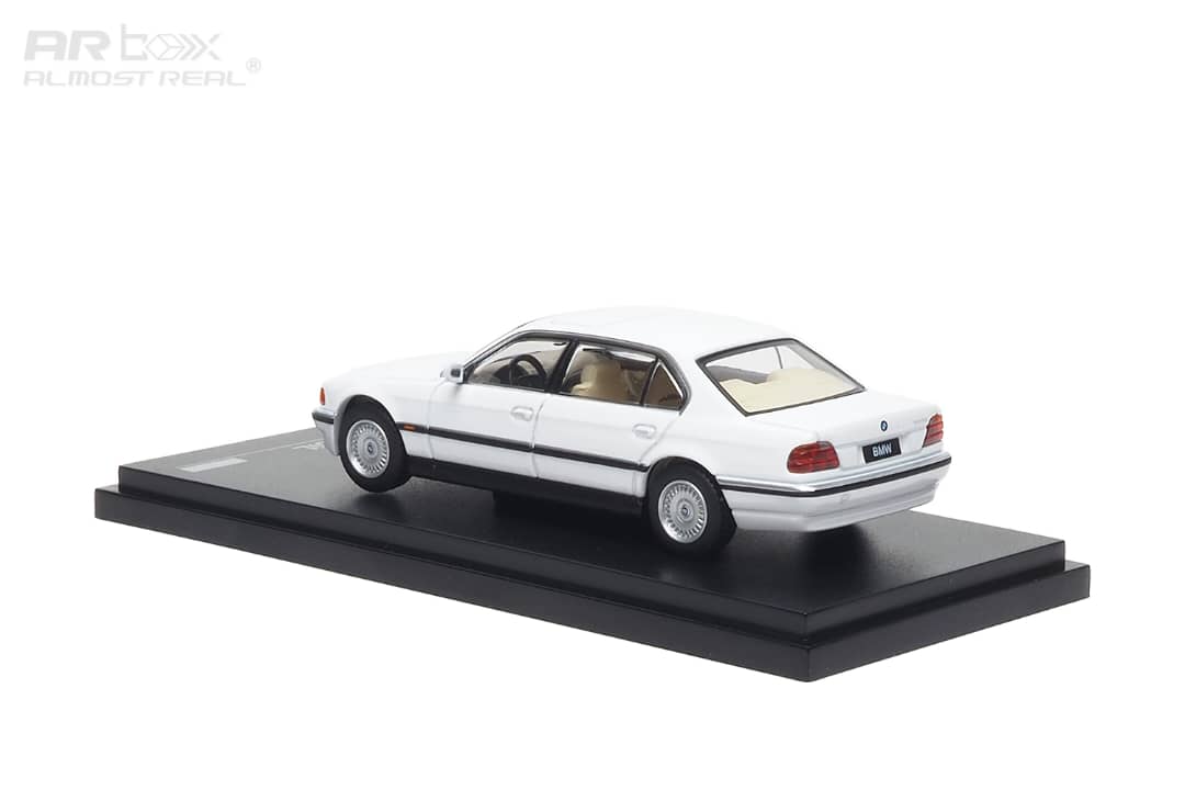 AR Box - BMW 7 Series Mk3 E38 750iL, White