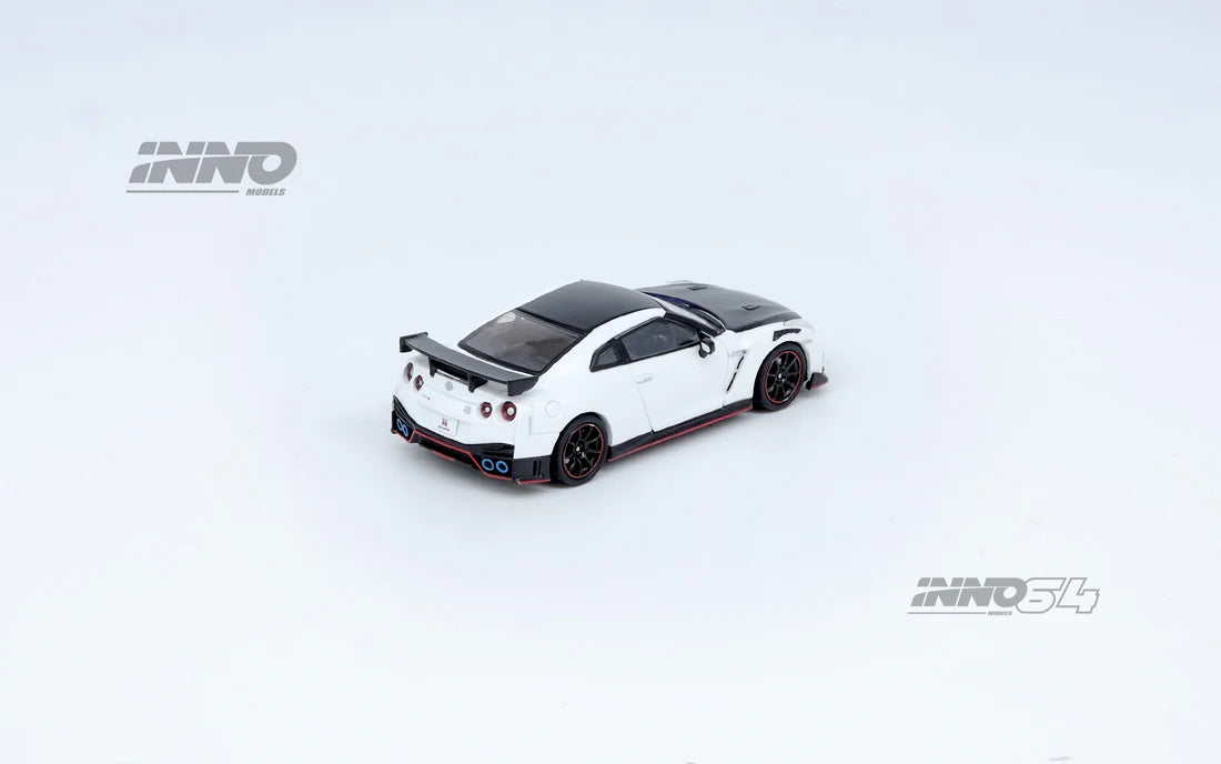 Nissan GT-R (R35) NISMO, Fehér