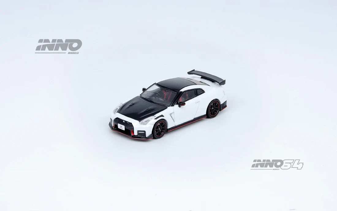 Nissan GT-R (R35) NISMO, Fehér