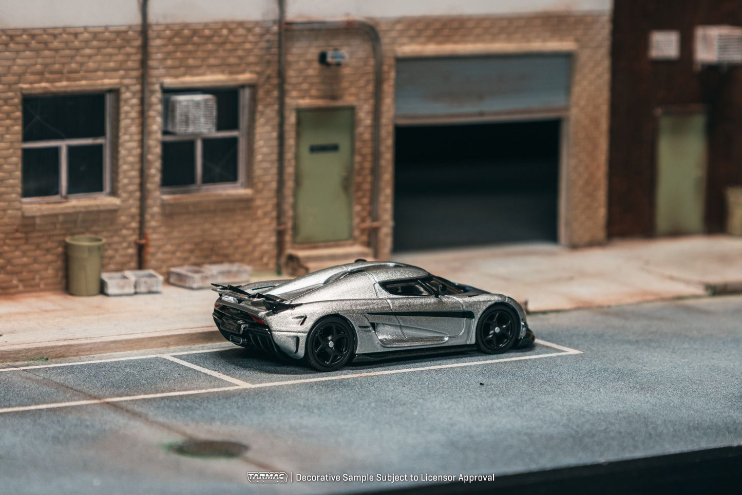 ELŐRENDELÉS - #TC-T64G-TL017-SL - Koenigsegg Regera + Trading cards, Silver Metallic