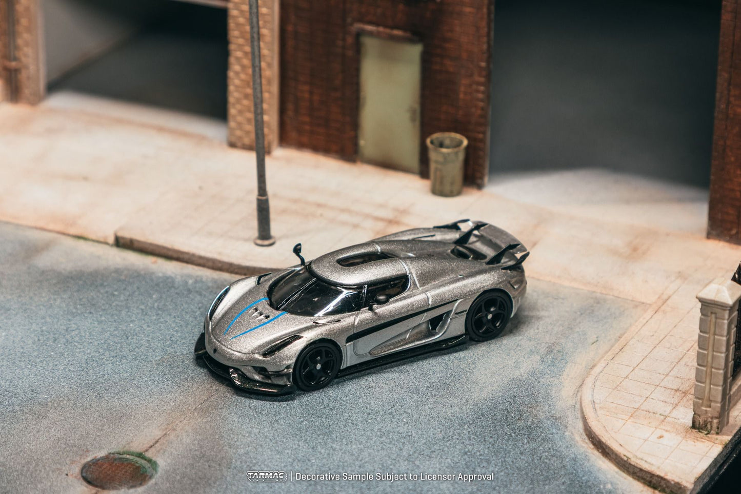 ELŐRENDELÉS - #TC-T64G-TL017-SL - Koenigsegg Regera + Trading cards, Silver Metallic