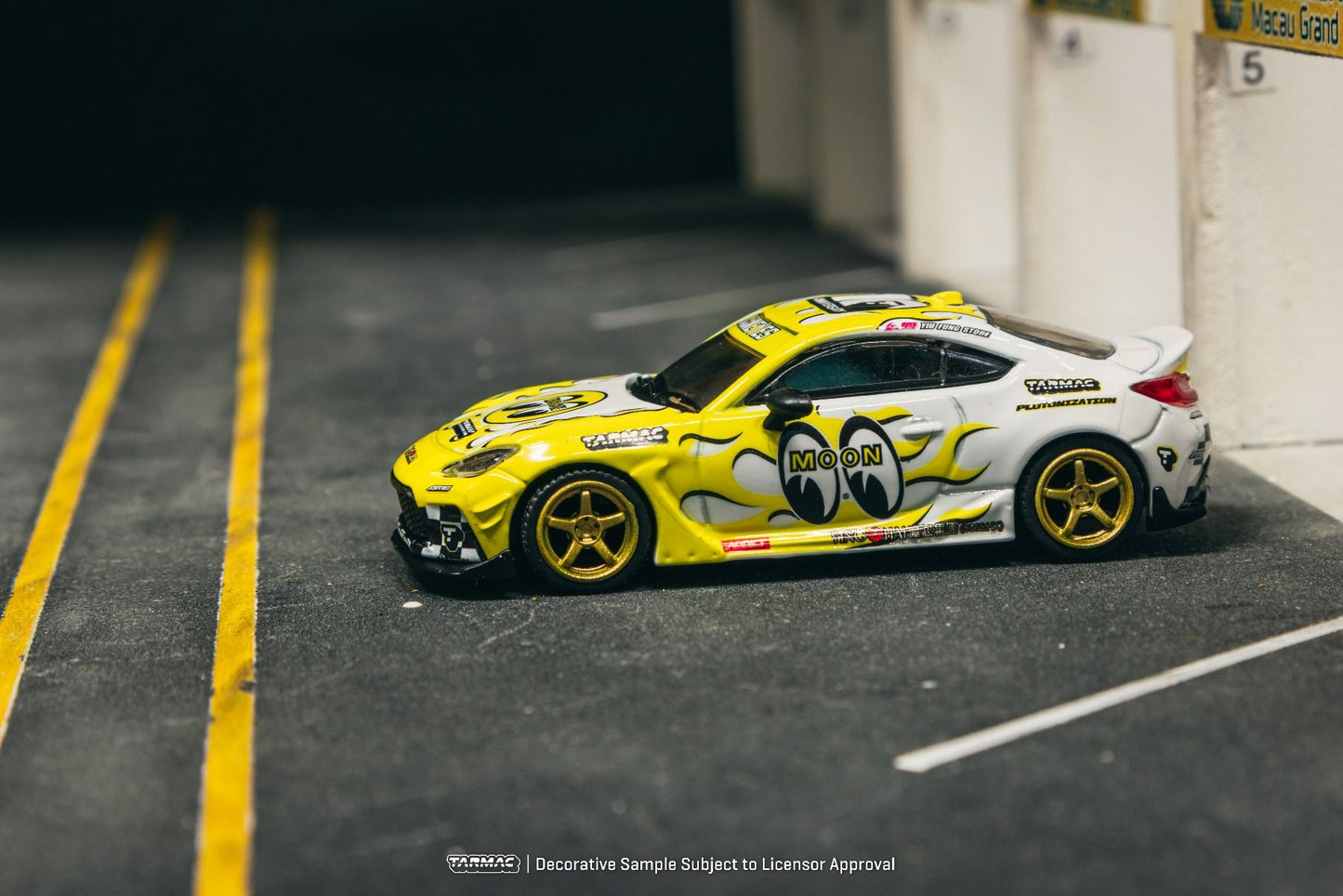 ELŐRENDELÉS - #TC-T64G-038-MOON - Toyota GR86 Mooneyes, White/Yellow