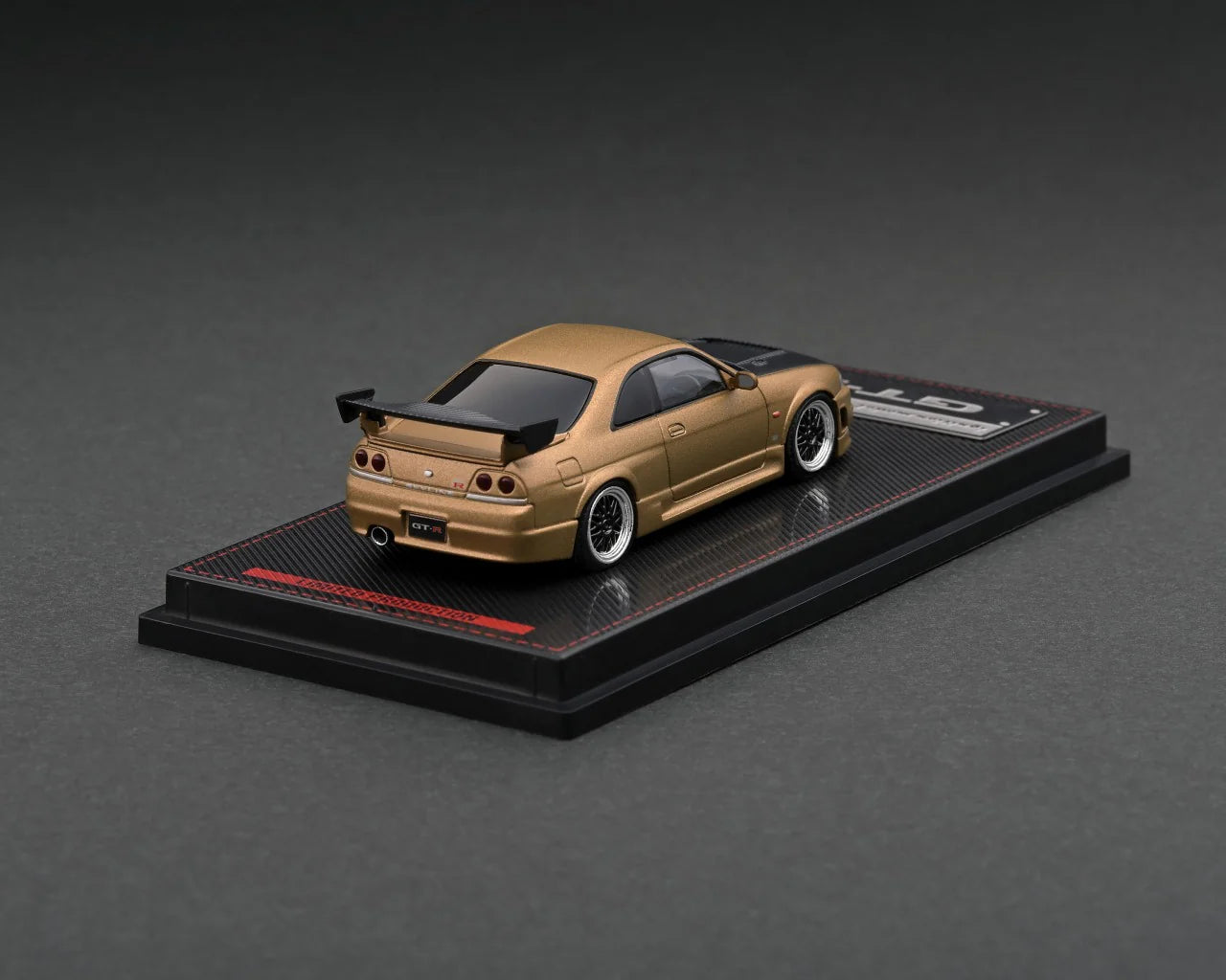 Nissan R33 GT-R - Matte Gold
