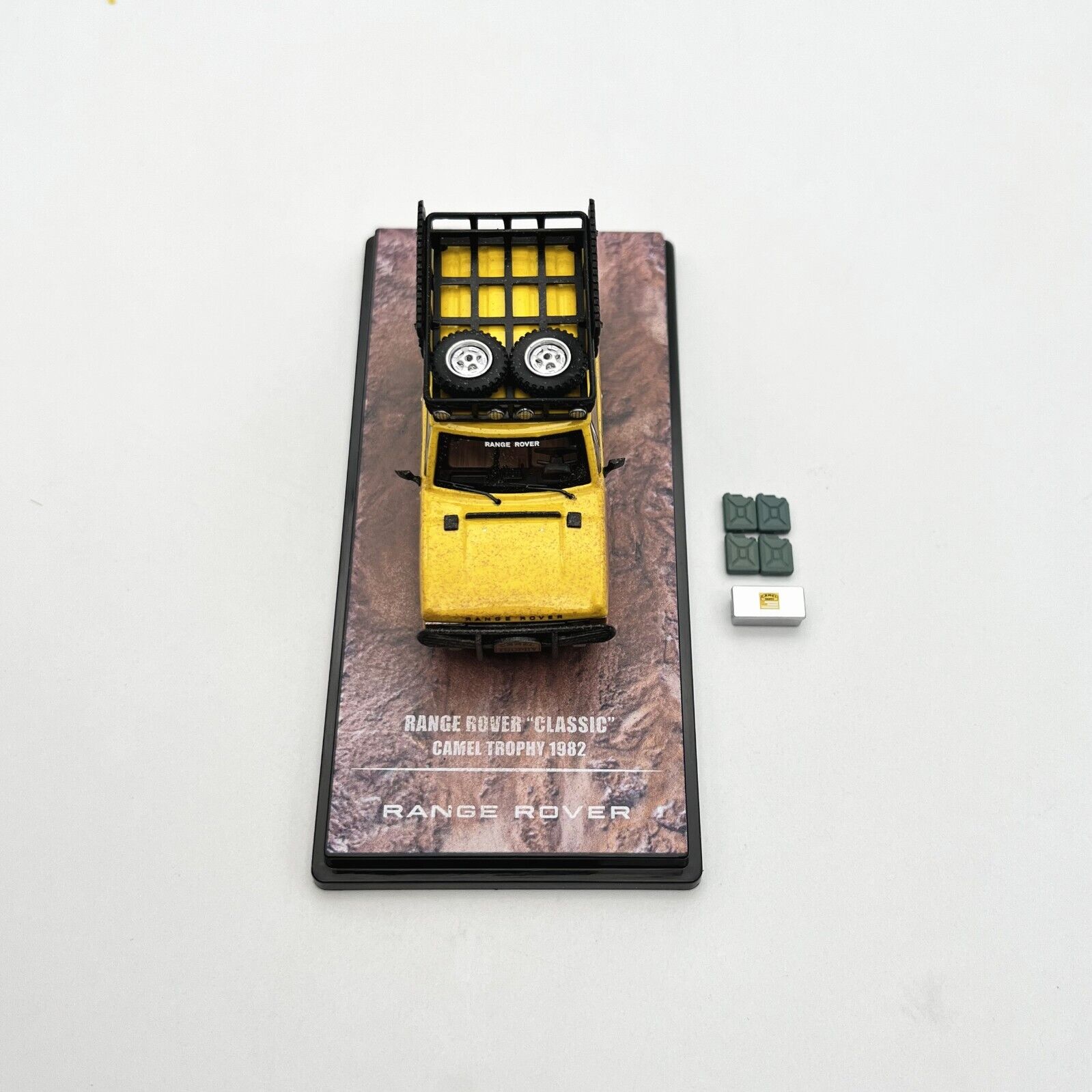 inno64 ranger rover classic yellow dust effect fuel tanks tool box