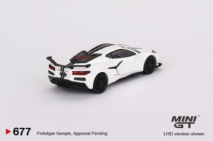 #677 - Chevrolet Corvette Z06 2023 (Arctic White)