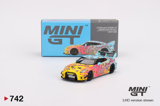 #742 - LB-Silhouette Works GT Nissan 35GT-RR Ver.1 LBWK KUMA