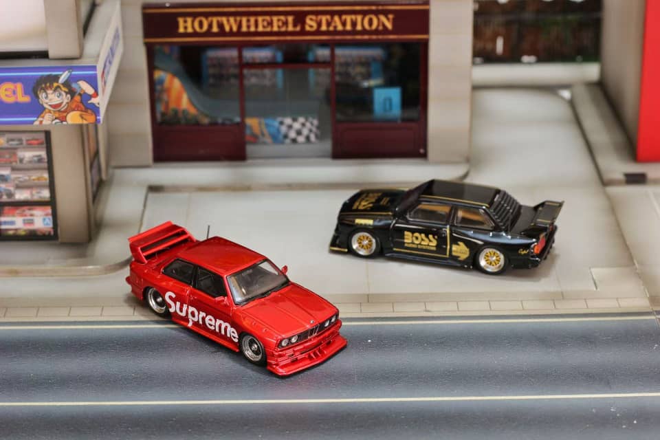 Street Warrior - BMW M3 E30 Red Chrome, Live to Offend Modified Chrome Supreme