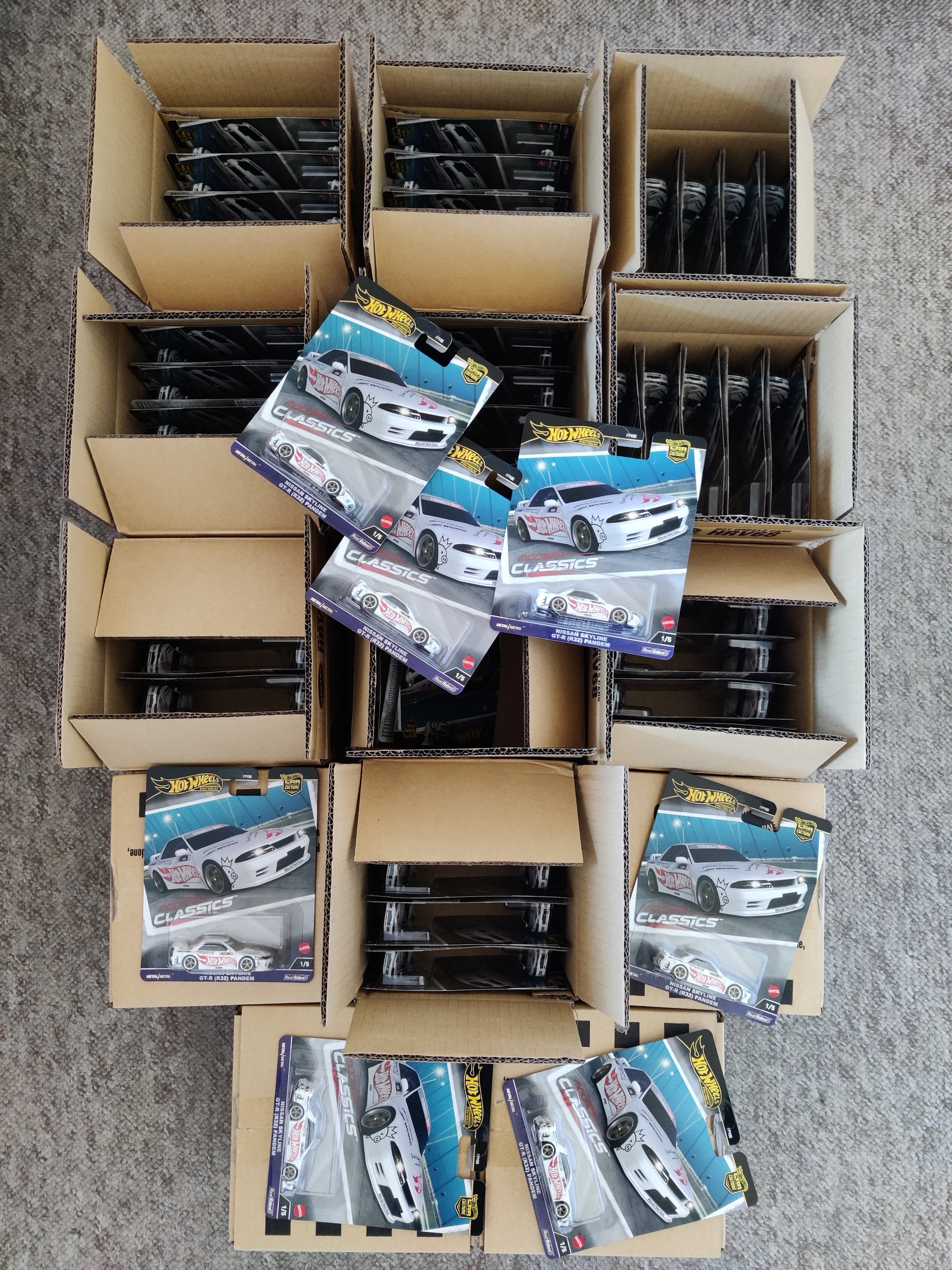 hot wheels modern classics nissan skyline gt-r r32 pandem box 2