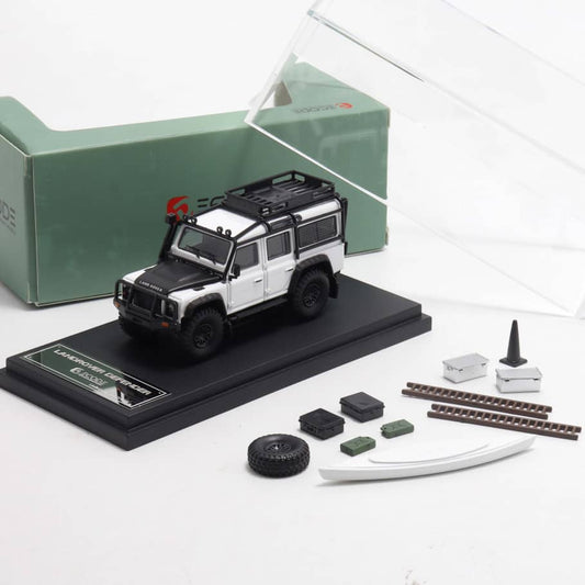 ELŐRENDELÉS - Master x DEcode - Land Rover Defender 110 High Wheels, White w/ Black Carbon