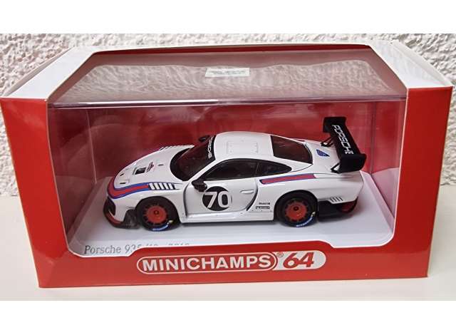 Porsche 935/19 #70 Martini racing - white