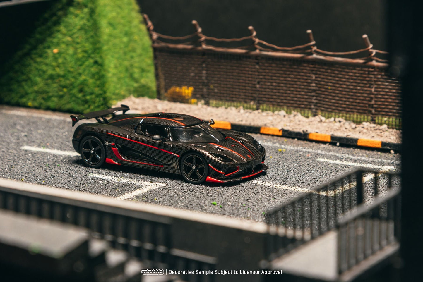 ELŐRENDELÉS - #TC-T64G-TL005-BCF - Koenigsegg Agera RS, Black carbon fibre / Red