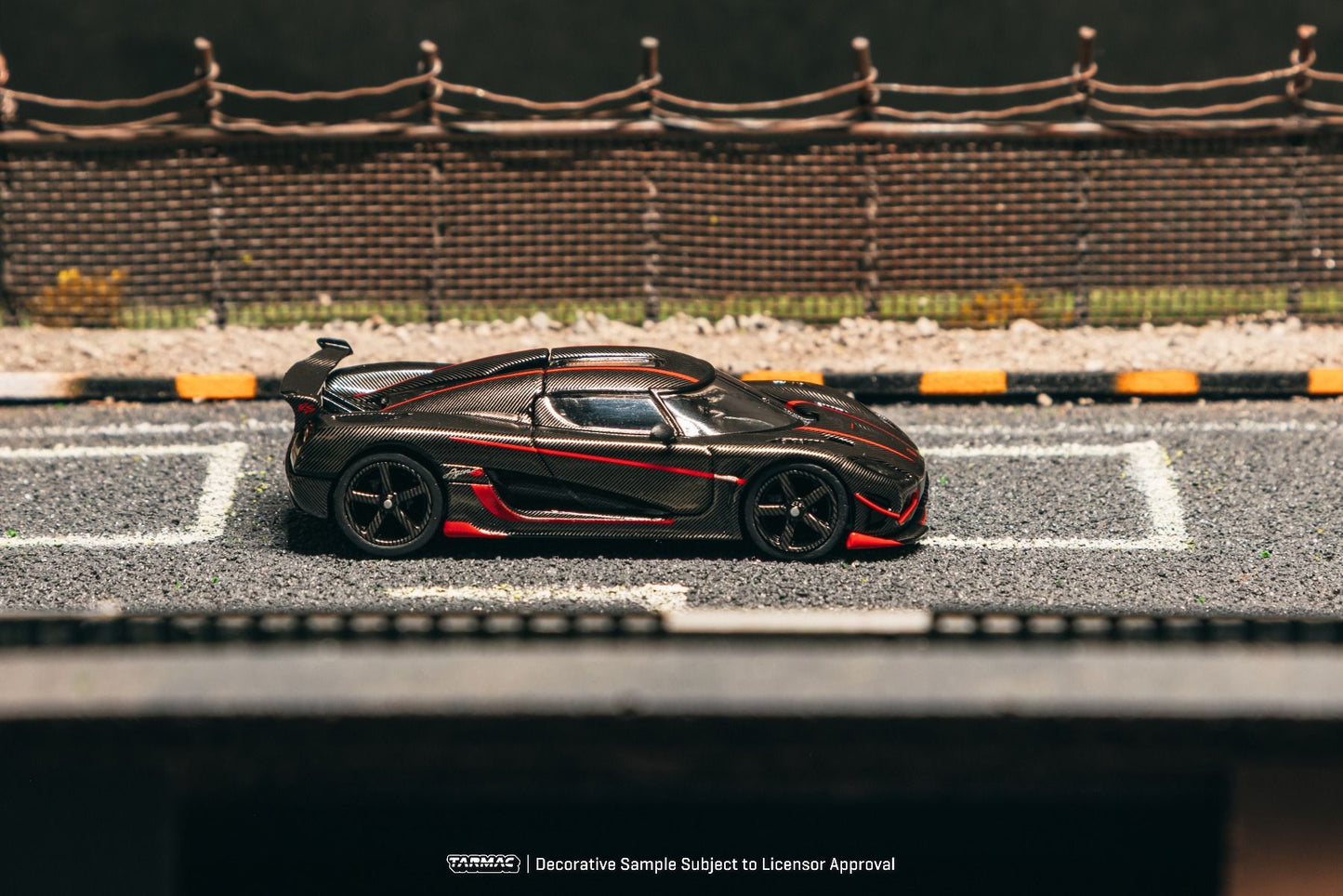 ELŐRENDELÉS - #TC-T64G-TL005-BCF - Koenigsegg Agera RS, Black carbon fibre / Red